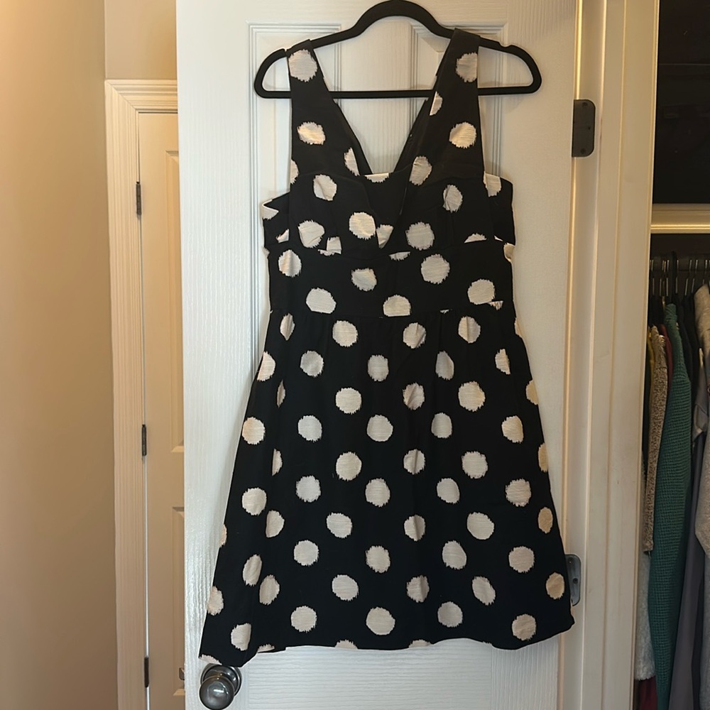 Ann Taylor Loft v-neck knee length sleeveless dress. A-line shape